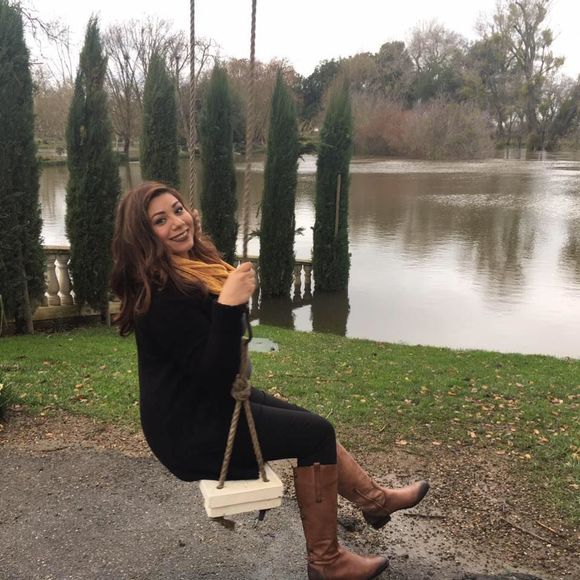 Meet your Posher, Jennifer - Picture 1 of 1